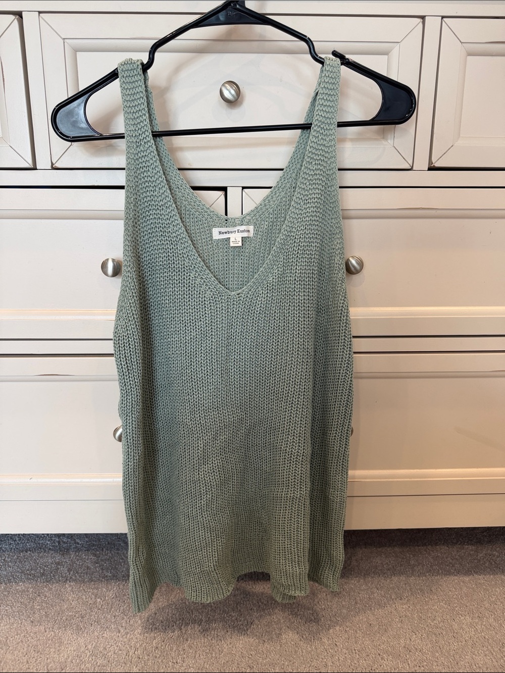 Newbury Kustom sage Green V-Neck Knit Tank size Large. Worn once